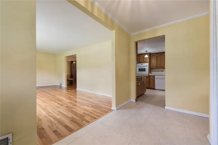 524 Rainier Dr, Plum, PA 15239 - Image #3