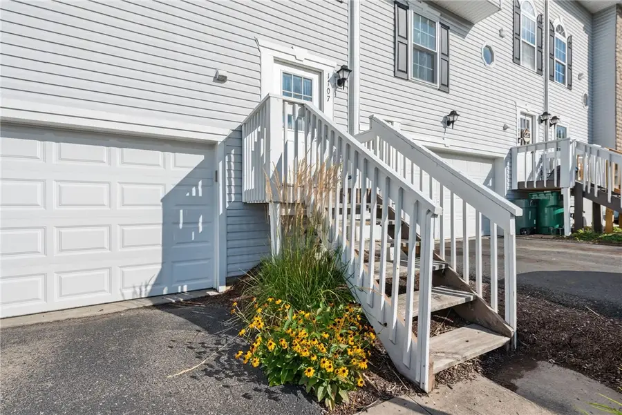 1107 Arrowhead Dr, South Strabane Township, PA 15301 - Image #2