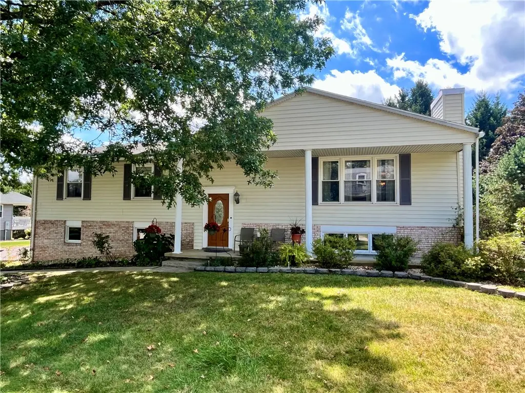 40 Bradley Ct, White, PA 15701 - Image #1