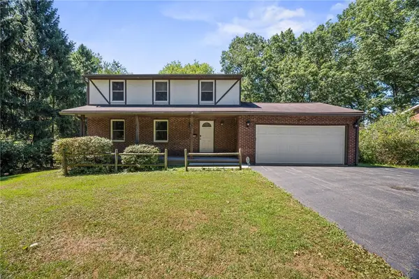450 Greenwood Dr, Hermitage, PA 16148