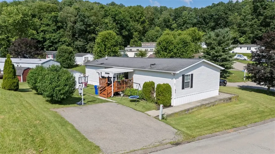 811 Maple Ct, Cranberry Township, PA 16066 - Image #2