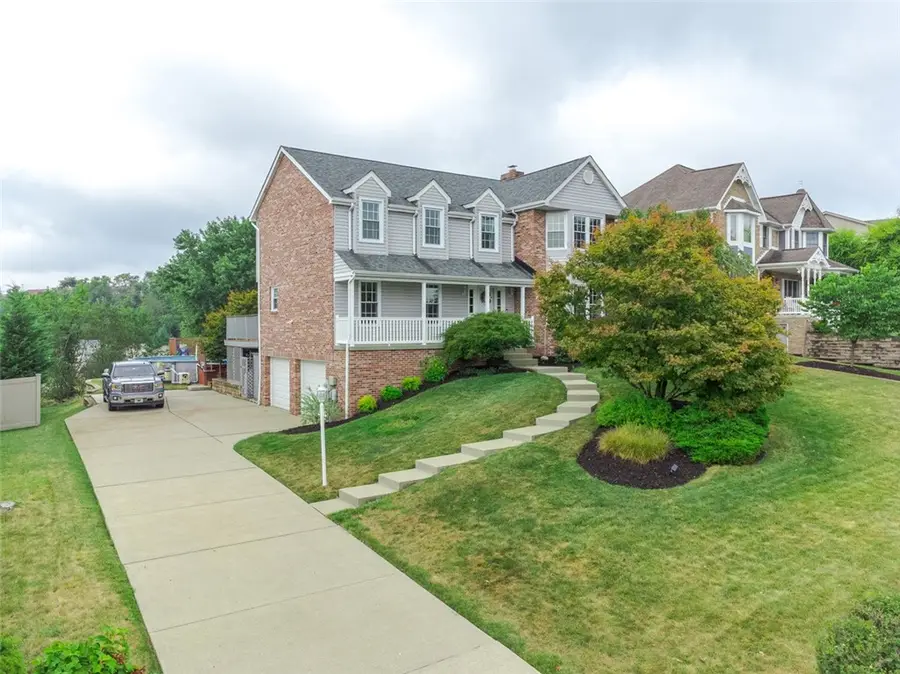 2420 Bonnie Dell Drive, South Park, PA 15129 - Image #2