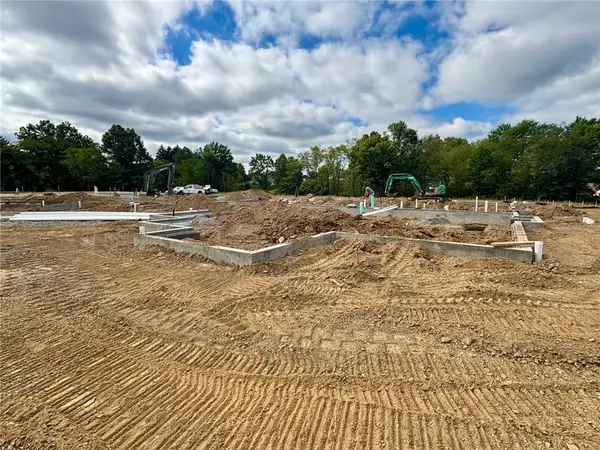 107 Independence Drive #109B, Jefferson Twp, PA 16023