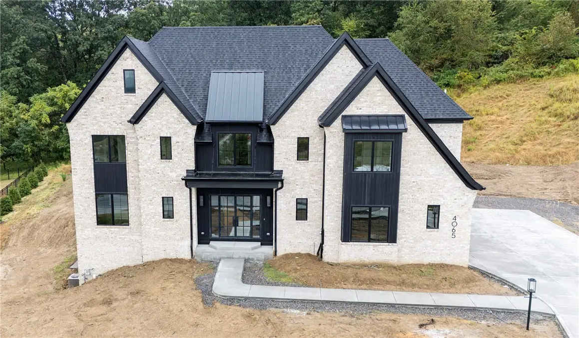 4065 Cross Creek Cir, Middlesex, PA 16059 - Image #1