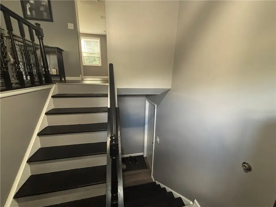 476 Oaklawn Dr, Upper Saint Clair, PA 15241 - Image #2