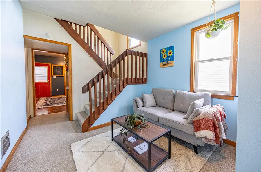 201 Walters Ln, Springdale, PA 15144 - Image #3