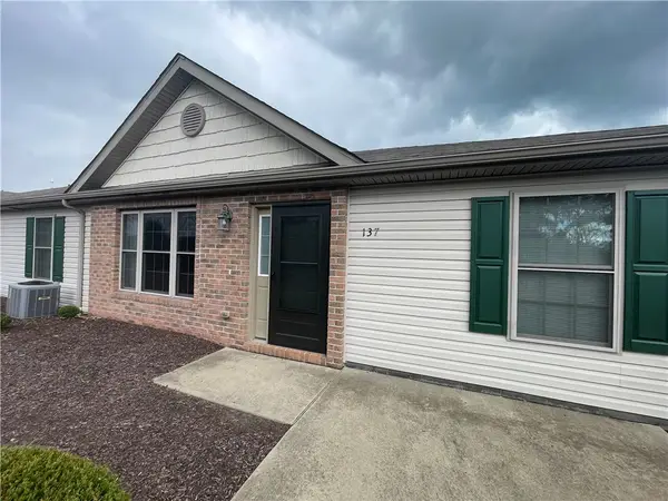 137 Arlington Dr #137, Slippery Rock Boro, PA 16057