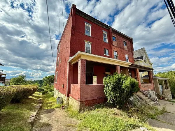 375 Kaercher St, Greenfield, PA 15207