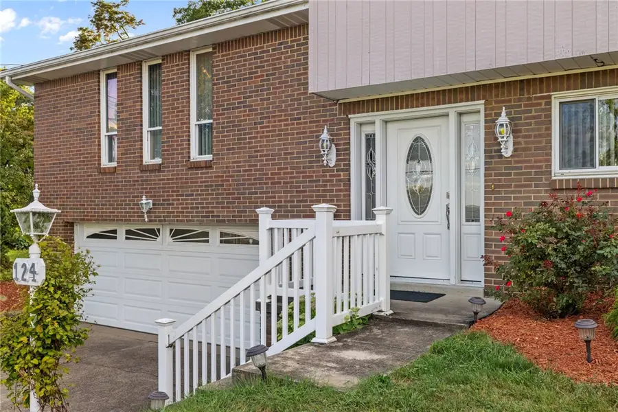 124 Reed Dr, Jefferson Hills, PA 15025 - Image #2