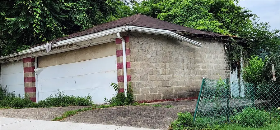 252 High St, Brownsville, PA 15417 - Image #2