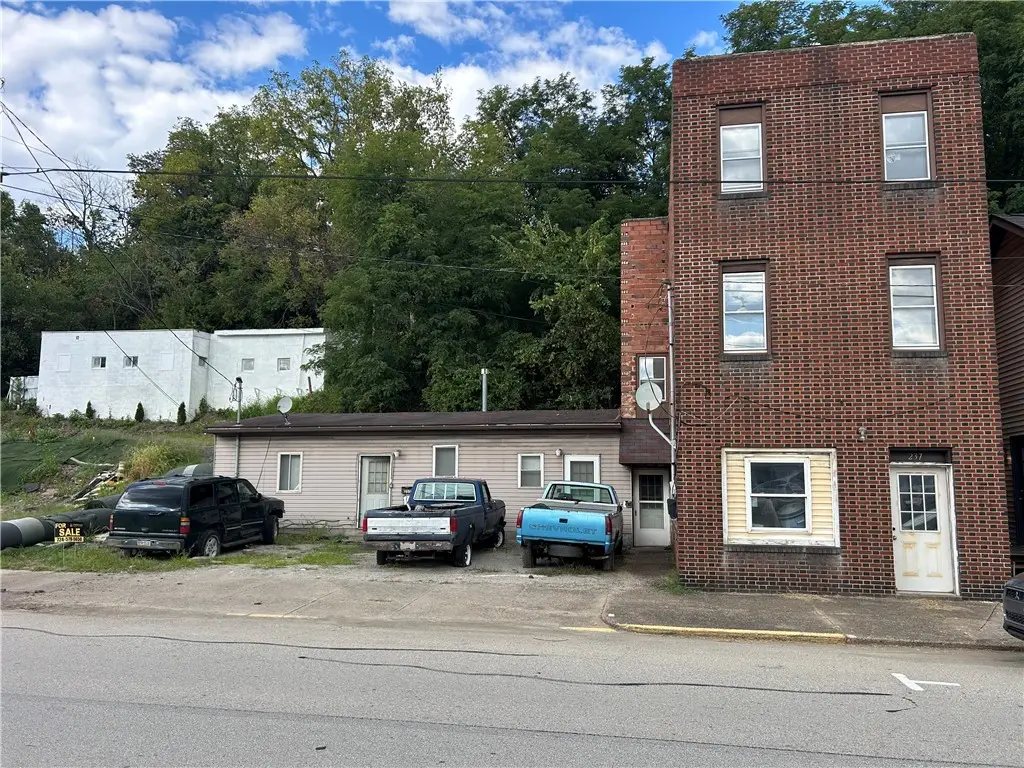 237 Main St, Belle Vernon, PA 15012 - Image #1