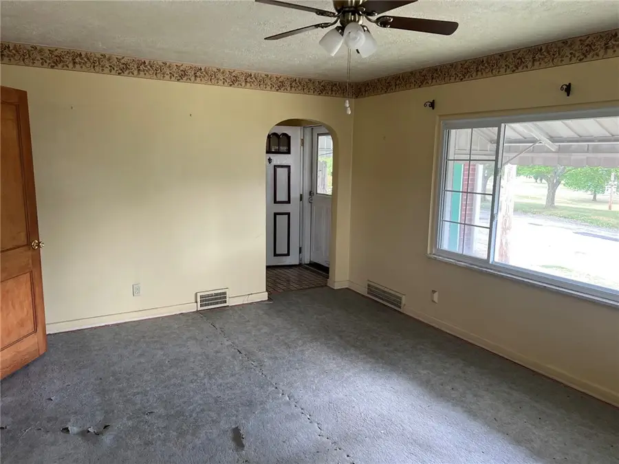 713 Shady Ln, West Mifflin, PA 15122 - Image #3