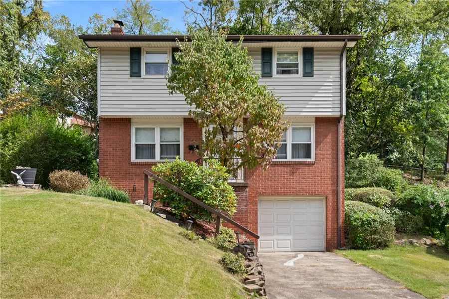 160 Legrande Dr, Forest Hills, PA 15221 - Image #2