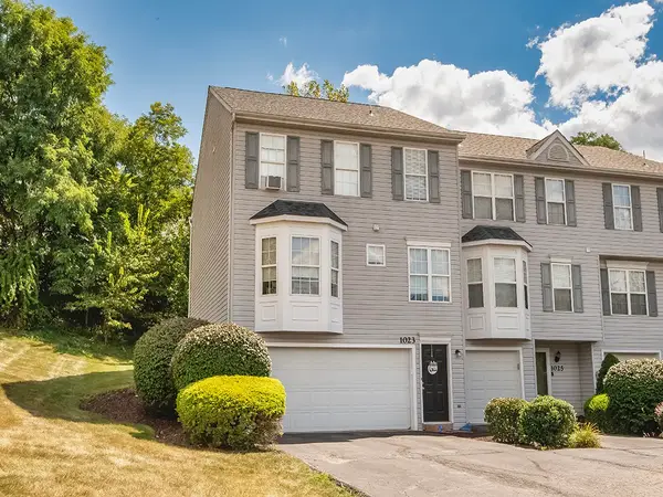 1023 Royal Dr, North Strabane, PA 15317