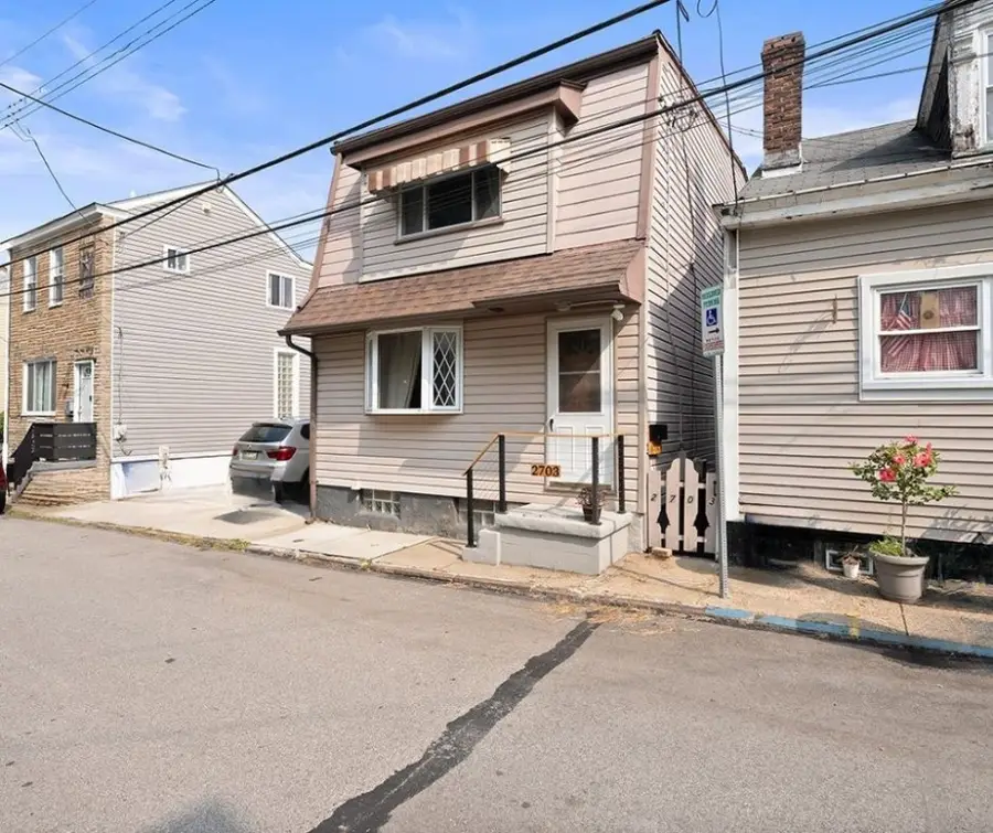 2703 Burham St, Pittsburgh, PA 15203 - Image #3