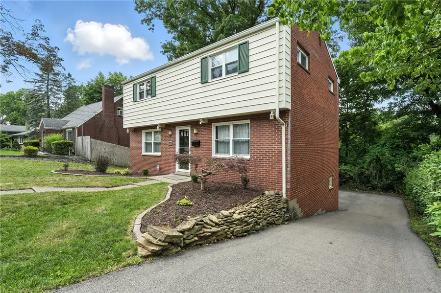 445 Pacific Ave, Forest Hills, PA 15221 - Image #2