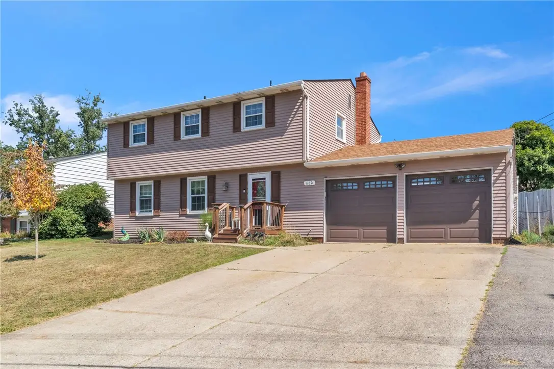 660 Surfside Dr, Plum, PA 15239 - Image #1