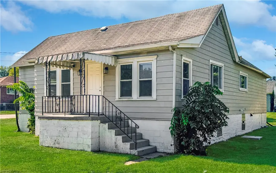 385 Hallam Ave, Meadow Lands, PA 15347 - Image #2