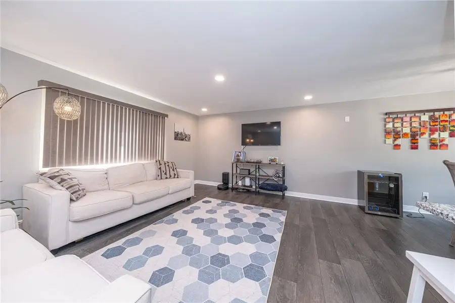 401 Macbeth Dr, Penn Hills, PA 15235 - Image #3