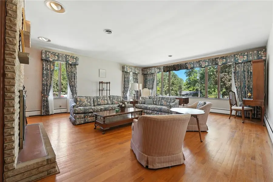 2560 Blossom Ln, Neshannock Township, PA 16105 - Image #3