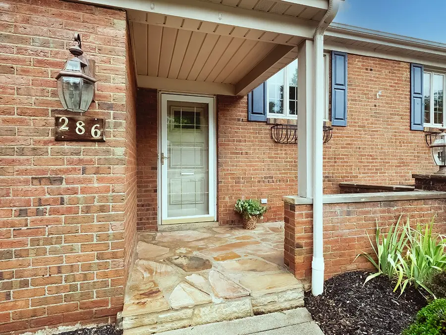 286 Twin Hills Dr, Mount Lebanon Township, PA 15216 - Image #2