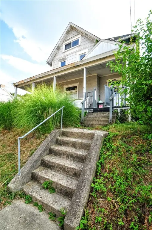 1060 Vance Ave, Coraopolis, PA 15108 - Image #2