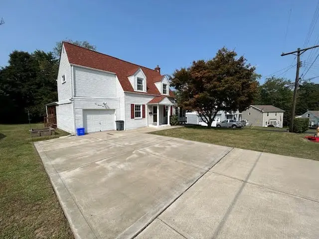 2009 Circle Dr, Hopewell, PA 15001 - Image #2