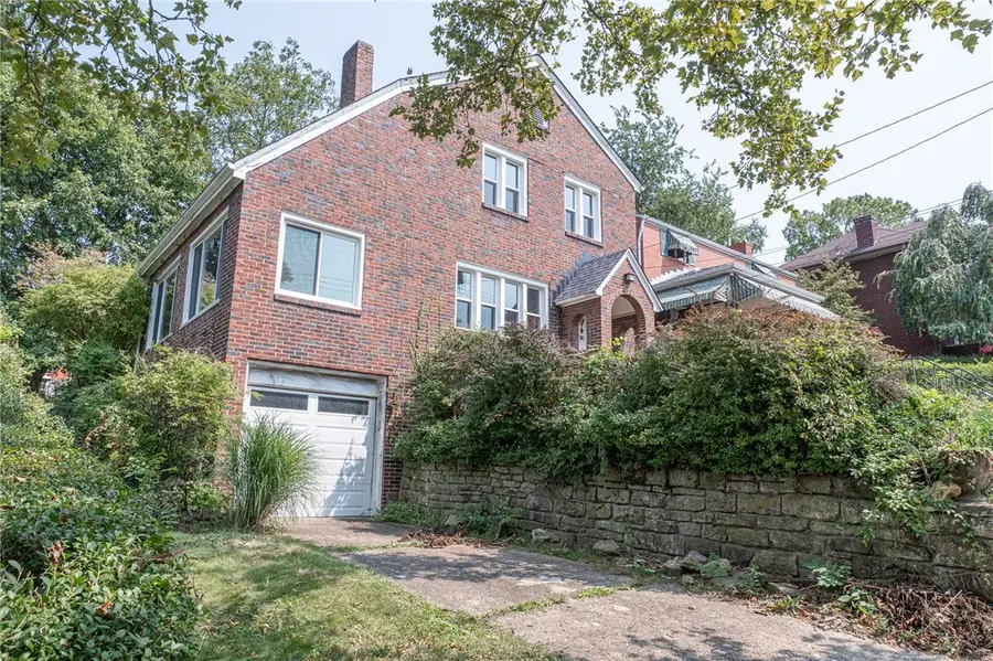 207 Parkside Ave, Mount Lebanon Township, PA 15228 - Image #2