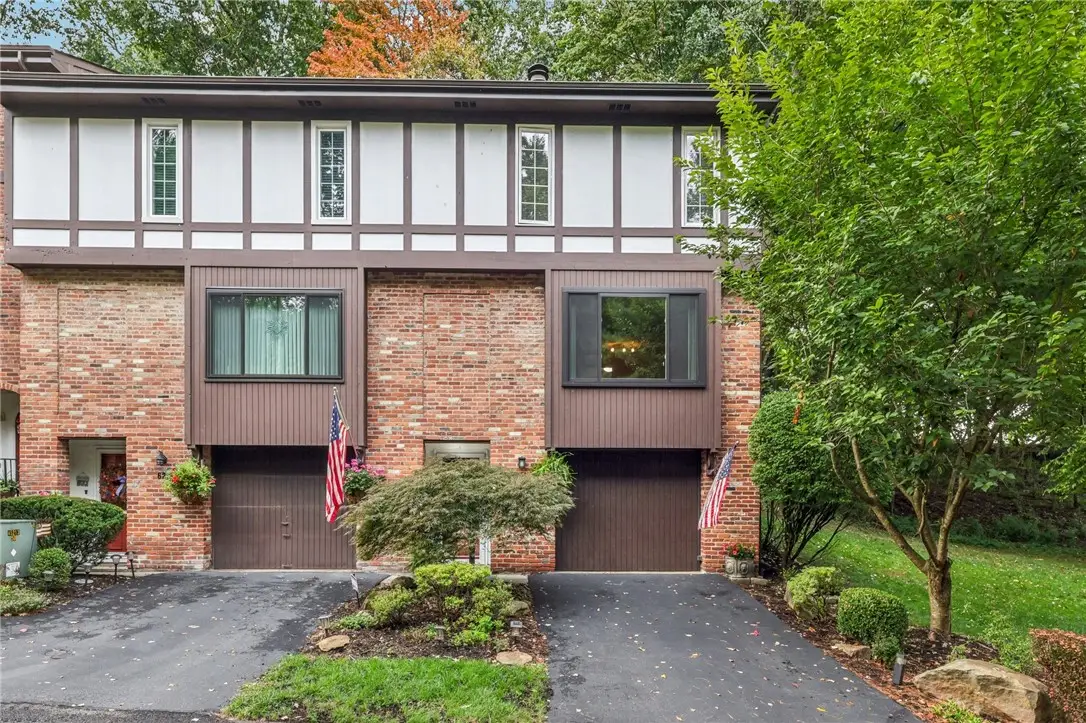 631 Maplewood Court, Ross Township, PA 15237 - Image #1