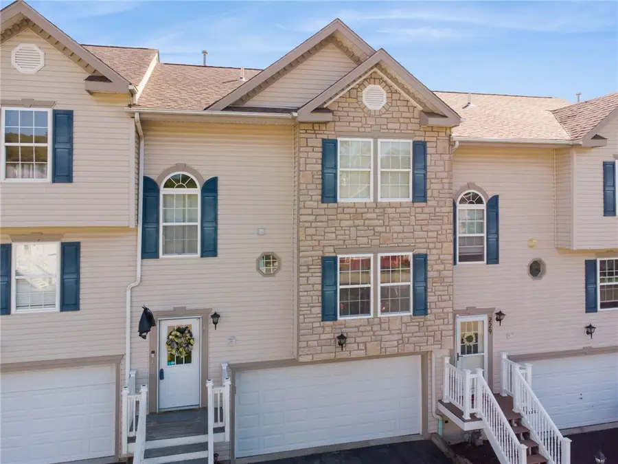 227 Manor View Dr, Manor, PA 15665 - Image #2