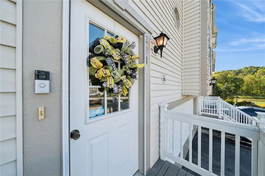 227 Manor View Dr, Manor, PA 15665 - Image #3