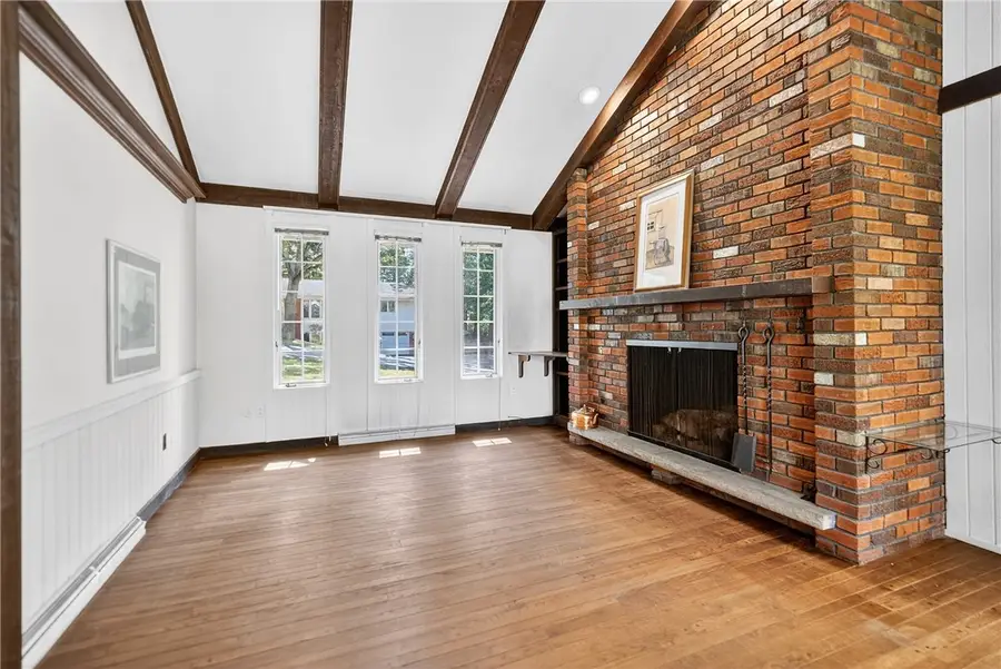 403 Sunderland Dr, Ross Township, PA 15237 - Image #3