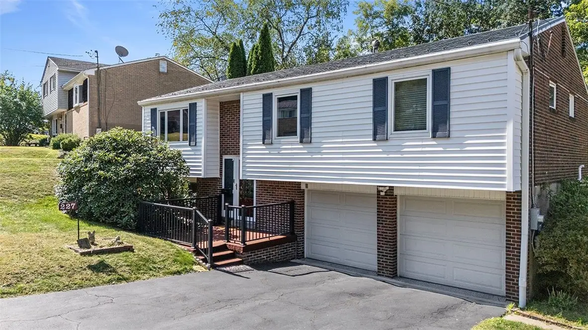 227 Yosemite Dr, Penn Hills, PA 15235 - Image #1