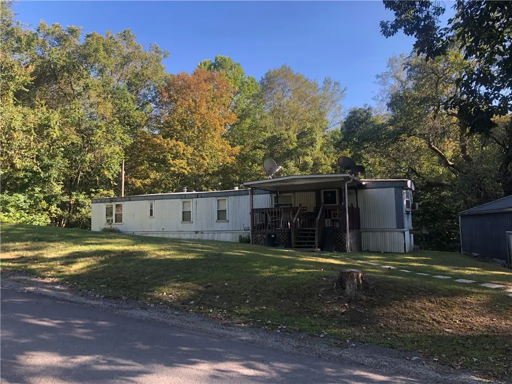 293 College Ave, McClellandtown, PA 15458 - Image #1