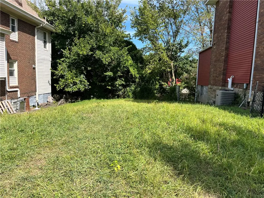 1135 Greenfield Ave, Pittsburgh, PA 15217 - Image #2