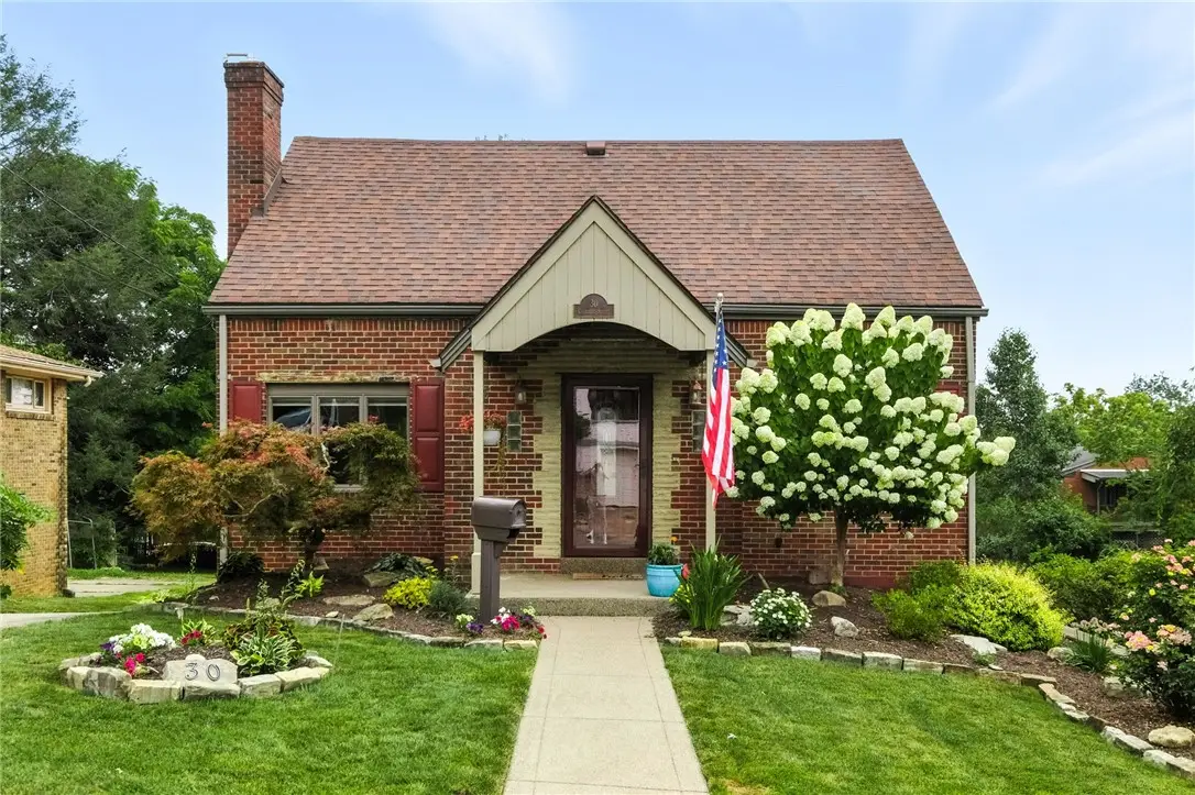 30 Colecrest St, Collier Township, PA 15106 - Image #1