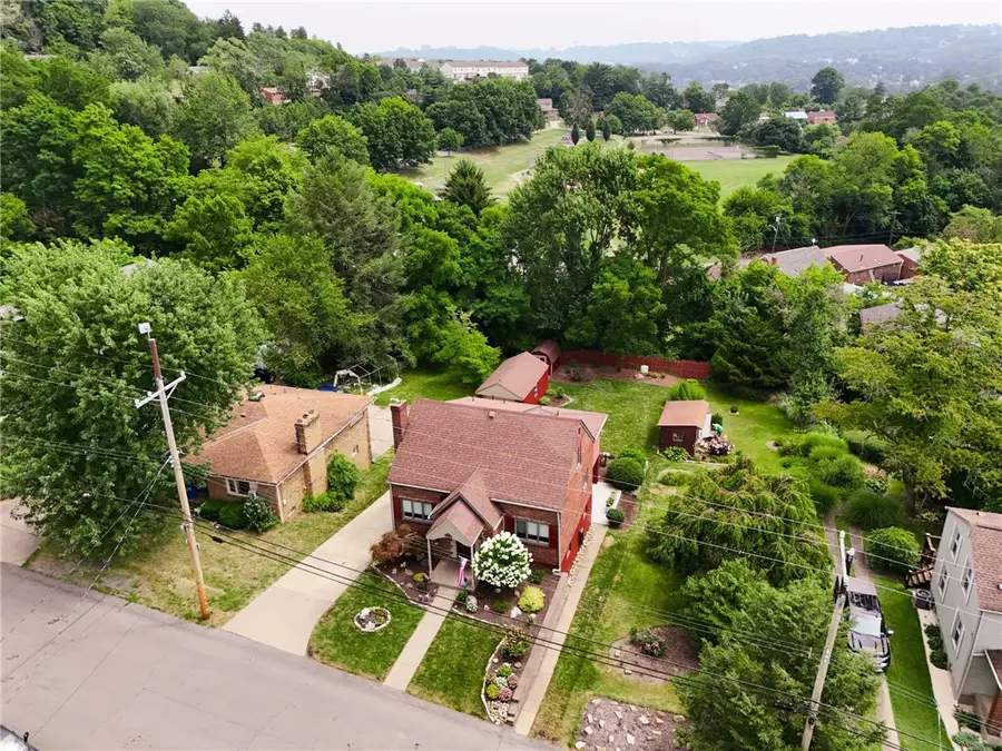 30 Colecrest St, Collier Township, PA 15106 - Image #2