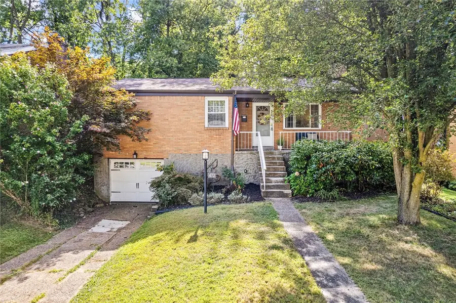 472 Sleepy Hollow Rd, Mount Lebanon Township, PA 15228 - Image #2