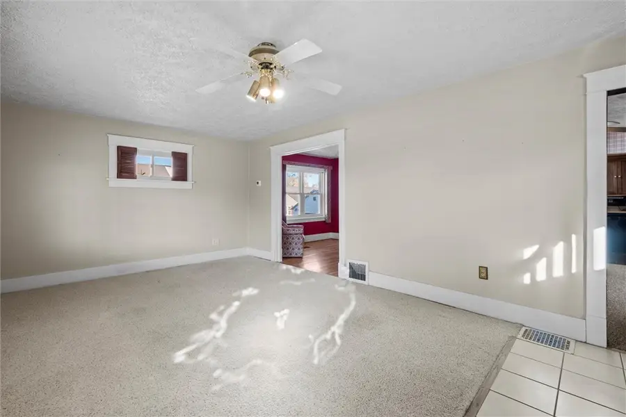 1007 Leslie St, Sharon, PA 16146 - Image #2