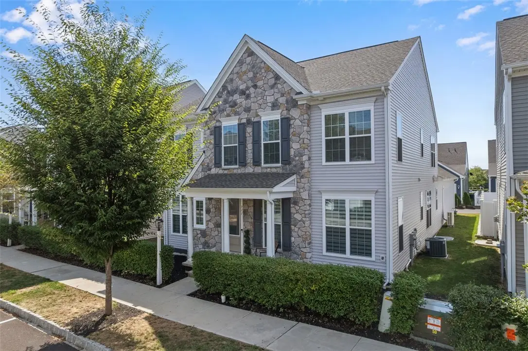 711 Withers Park Dr, Cranberry, PA 16066 - #1