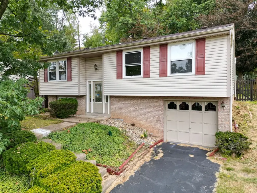 1613 Shawmut Dr, Shaler, PA 15116 - Image #2