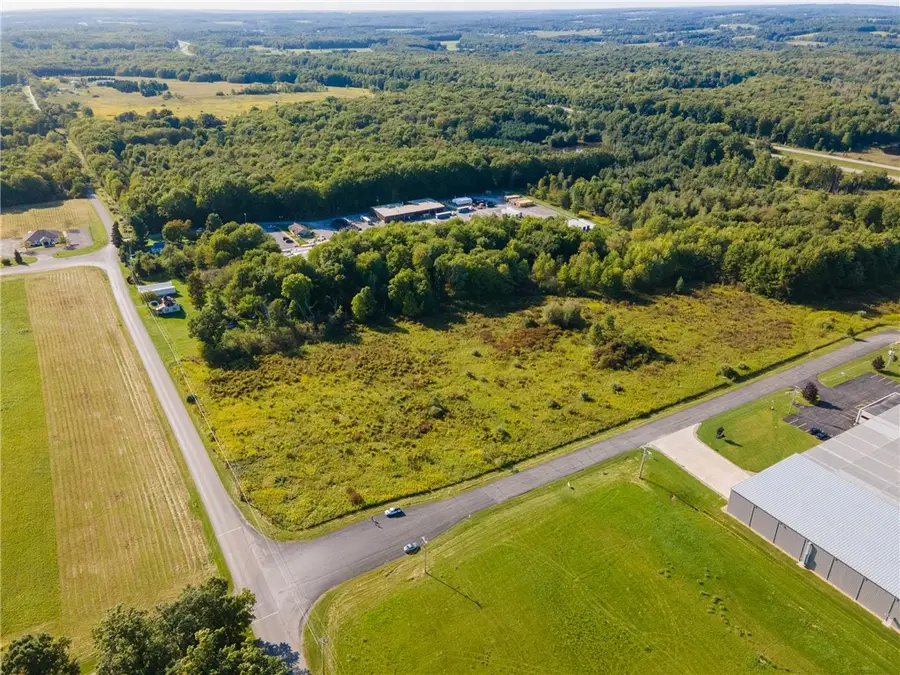 125 Hardinger Blvd., Barkeyville, PA 16127 - Image #2