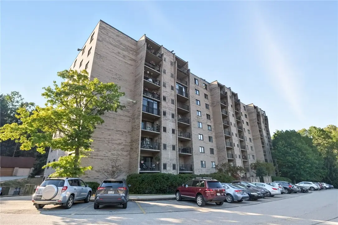 1400 Smokey Wood Dr #811, Swissvale, PA 15218 - Image #1