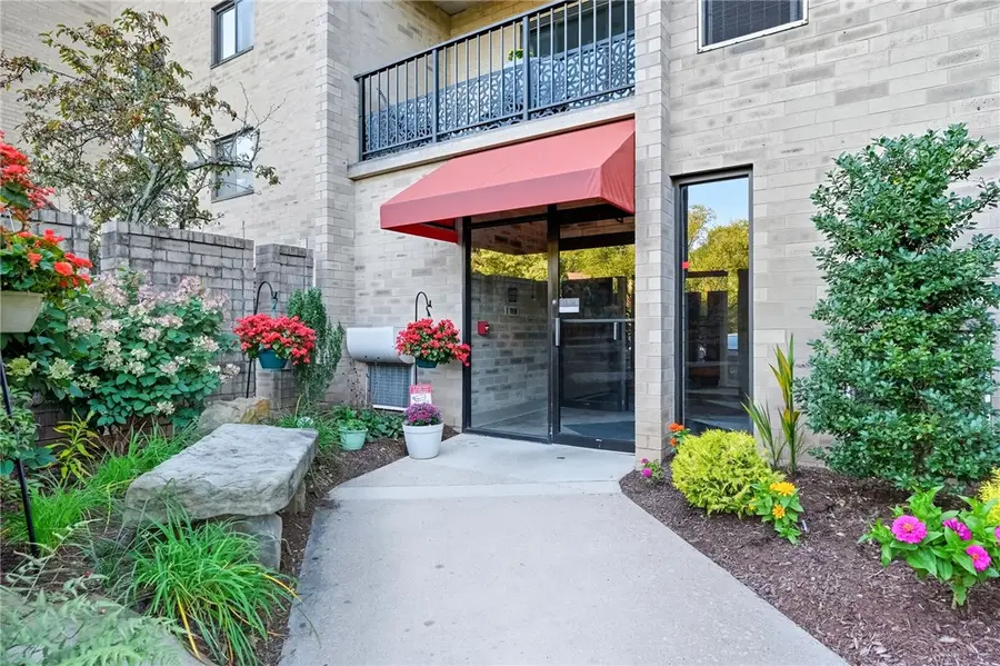 1400 Smokey Wood Dr #811, Swissvale, PA 15218 - Image #2