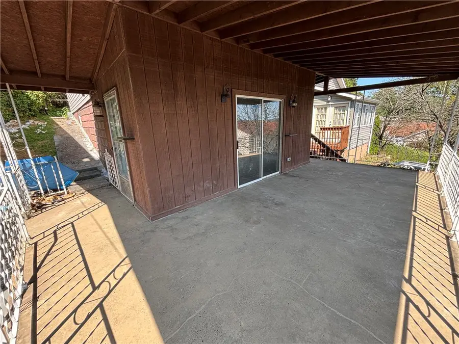 112 W 13th Ave, Tarentum, PA 15084 - Image #2
