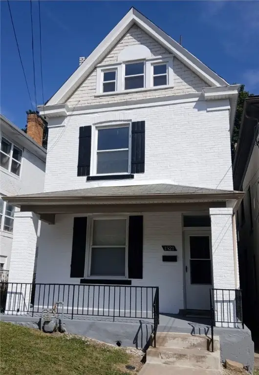 1521 Alton, Beechview, PA 15216