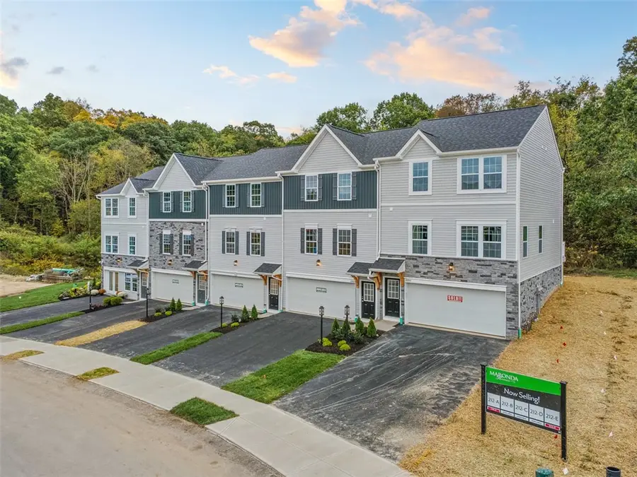 2002 Canterbury Dr, Imperial, PA 15126 - Image #2