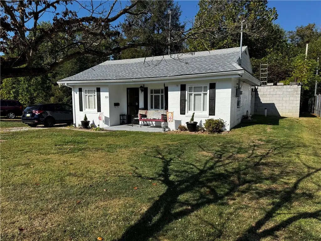 321 N. Market St, Carmichaels, PA 15320 - Image #1