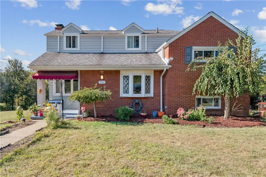 952 Fredericka Dr, South Park, PA 15236 - Image #3