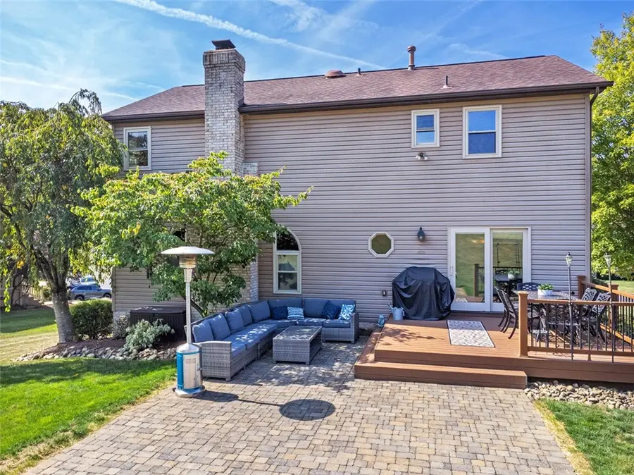 1062 Redoak Dr, Penn Township, PA 15636 - Image #3